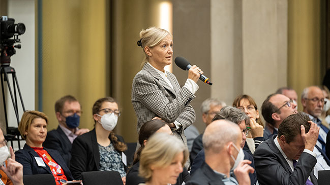 Fragen aus dem Publikum (© Laurin Schmid, bundesfoto) Fragen aus dem Publikum